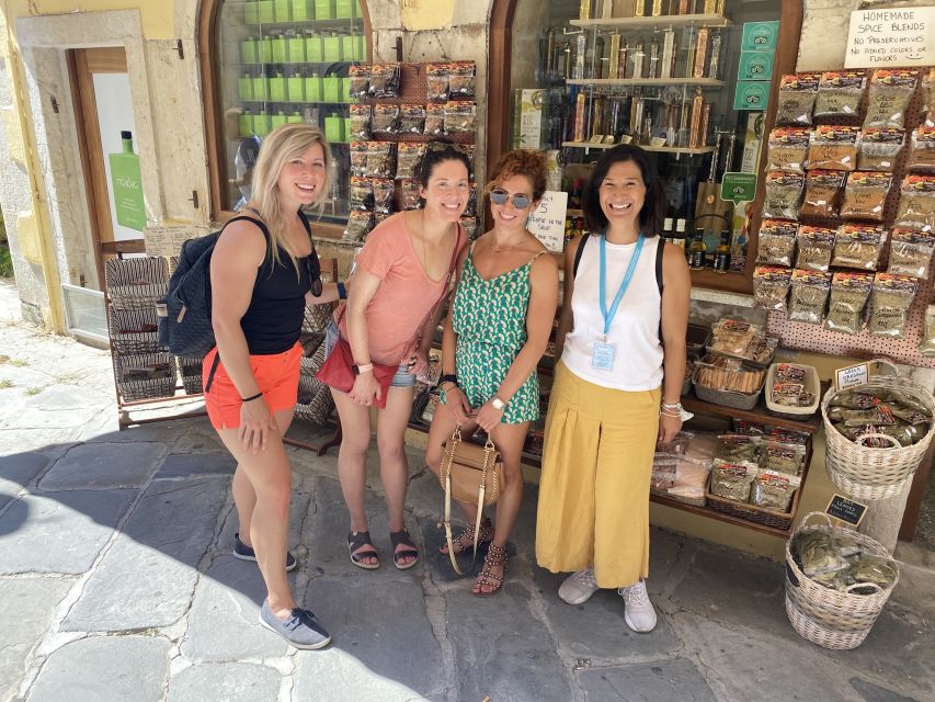 Corfu Town: Guided Walking Tour and Local Food Tastings - Lunch: Pastitsada and Sofrito