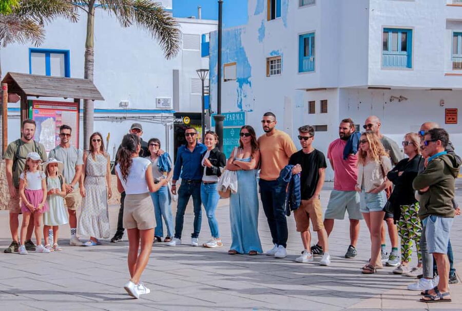 Corralejo: Walking tour with tastings of local products - Reaching the port and beaches
