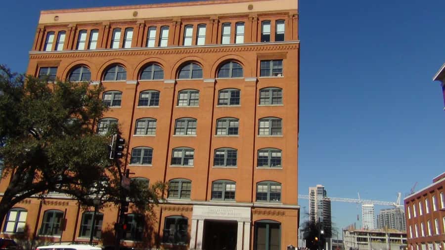 Dallas: JFK Assassination Highlights Walking Tour - Why the guides make such a difference