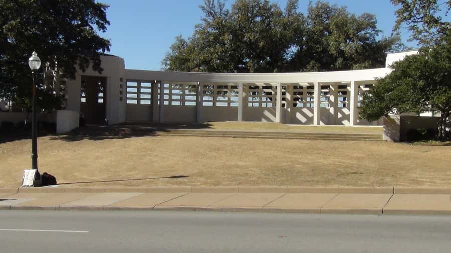 Dallas: JFK Assassination Highlights Walking Tour - What $26 buys you