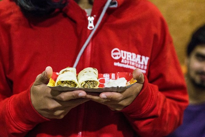 Delhi Food Walk: Rickshaw Ride, Street Eats & Market Tour - Momos at Momo’s Point