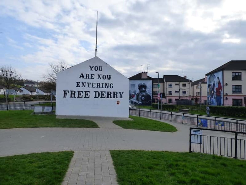 Derry: Bloody Sunday and Bogside Murals Walking Tour - The Bogside Murals tell the story visually
