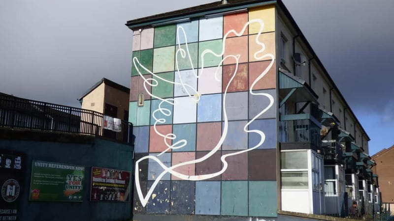 Derry: Bloody Sunday and Bogside Murals Walking Tour - Bloody Sunday and the point where history turns personal