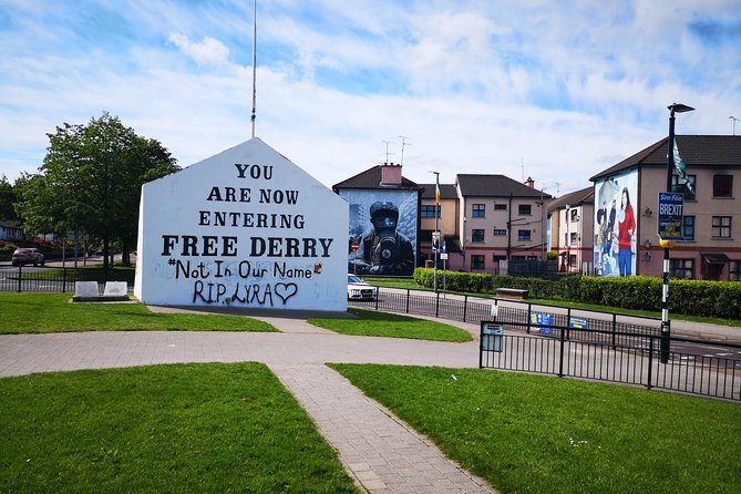 Derry City: The Troubles Bogside Walking Tour. - Following the Civil Rights story