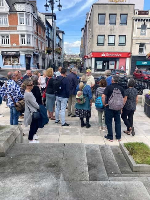 Derry: McCrossan’s Public Walking Tour of the Historic City - Guide style makes the hour work