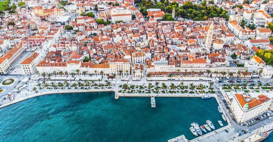 Discover The Old Town Split 1.5h walking Small group tour - Walking into Diocletian’s Palace