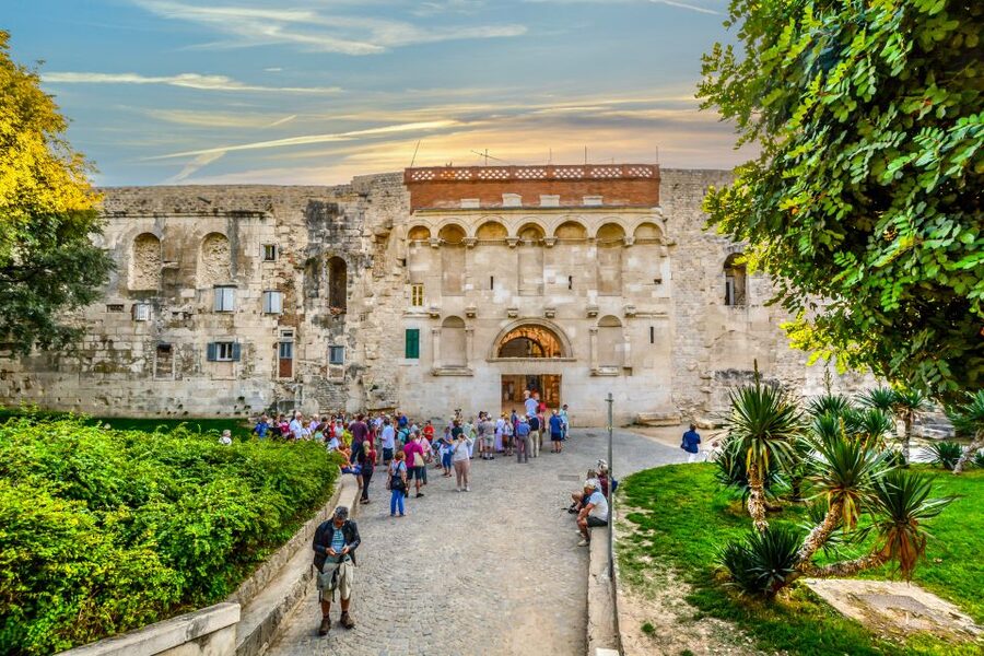 Discover The Old Town Split 1.5h walking Small group tour - Group size and pace