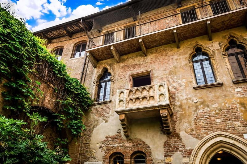 Discover Verona: City Highlights Guided Walking Tour - Language and guide quality