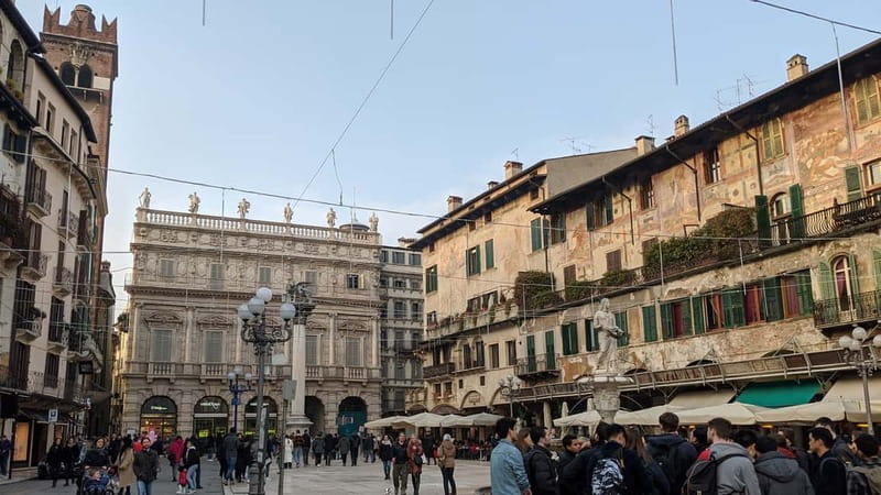 Discover Verona: City Highlights Guided Walking Tour - Piazza Dante and the Scala family legacy