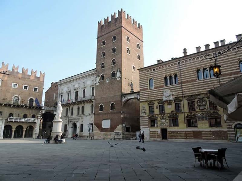 Discover Verona: City Highlights Guided Walking Tour - Juliet’s courtyard and Verona’s romantic image