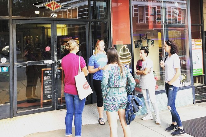 Downtown Asheville Tip-Based Sightseeing Walking Tour - The Urban Trail, with snacks and local drinks
