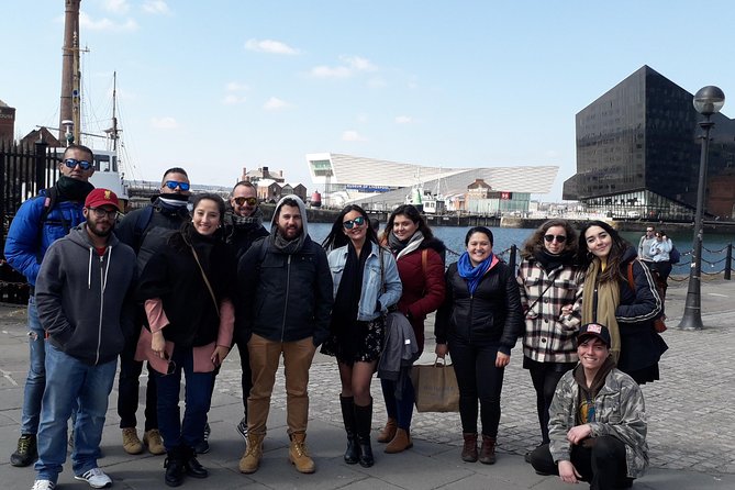 Downtown Liverpool Walking Tour - In Spanish - The Cavern Club and Liverpool’s music story