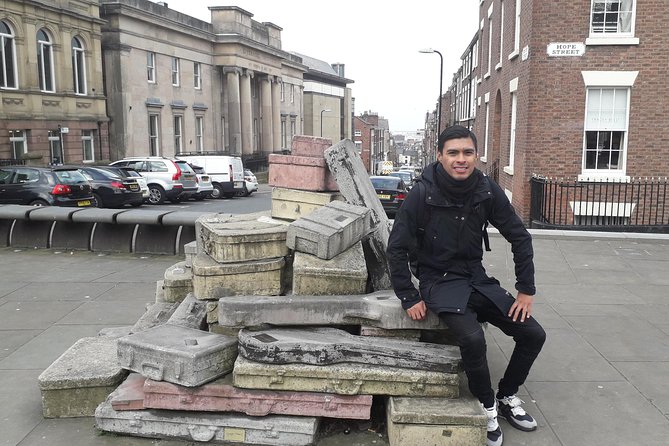 Downtown Liverpool Walking Tour - In Spanish - Royal Albert Dock and Liverpool’s port story