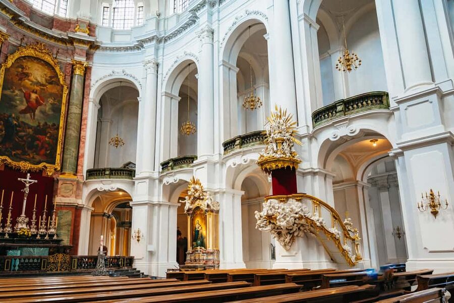 Dresden: Guided City Walk - Dresden Castle and the Taschenbergpalais