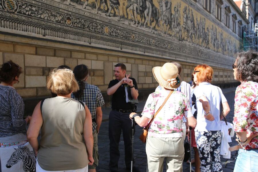 Dresden: Private Guided Walking Tour - What the guide adds to the walk