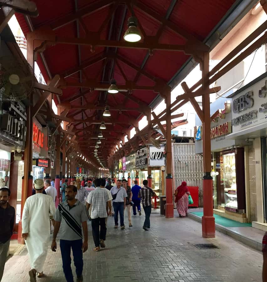 Dubai: Old City Walking Tour with Abra Ride - Al Fahidi Fort and the limits of the museum portion