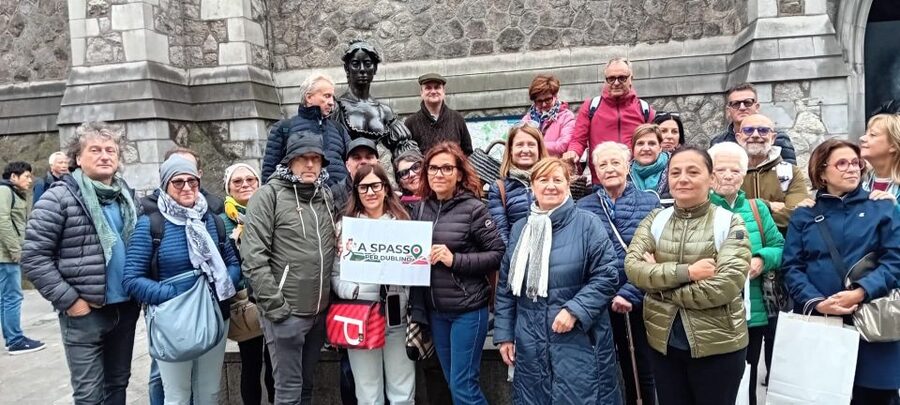 Dublin Highlights: 2.45-Hour Walking Tour in Italian - Key points at a glance