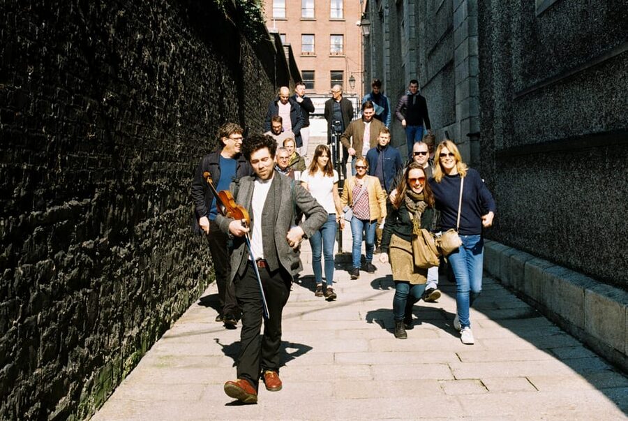 Dublin: Irish Music Walking Tour with Live Performance - A two-hour route with room to listen