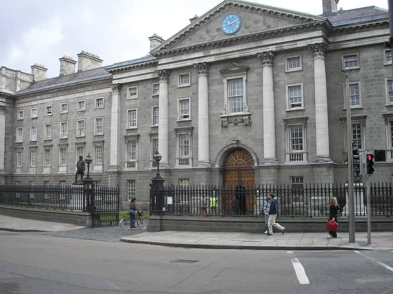 Dublin: Sightseeing Walking Tour in German - Key points at a glance