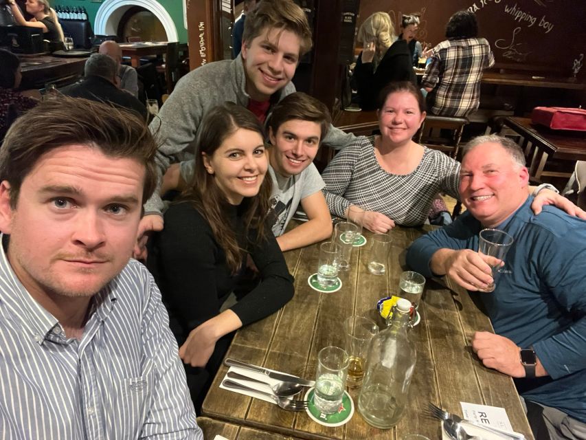 Dublin: Traditional Pub Walking Tour - First stop: three Irish craft beers
