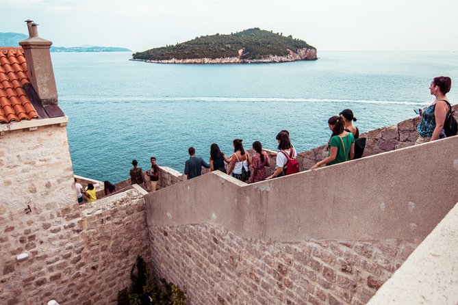 Dubrovnik: Ancient City Walls & Wars Walking Tour - Meeting at Pile Gate and finding your guide