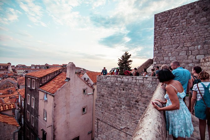 Dubrovnik: Ancient City Walls & Wars Walking Tour - The war stories and modern Dubrovnik