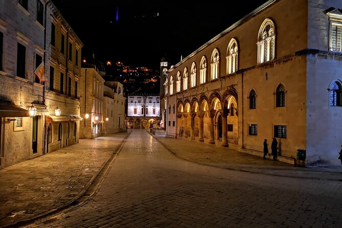 Dubrovnik By Night Walking Tour - Why Dubrovnik works better after dark