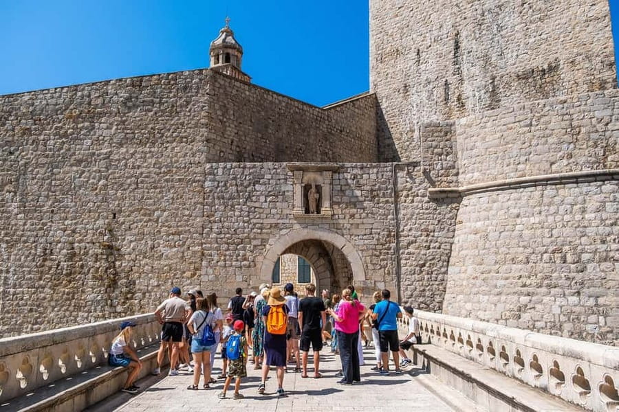 Dubrovnik: City Walls, Old Town Walking Tour & Adriatic View - The Franciscan Monastery and its long-running pharmacy