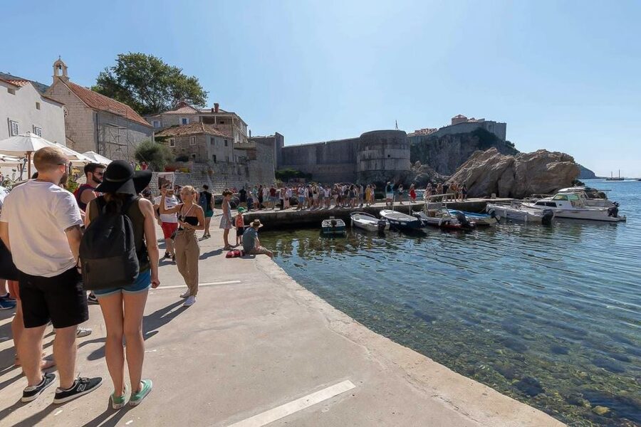 Dubrovnik: Game of Thrones&Lokrum Island Walking Tour - Guides, group size, and the overall feel