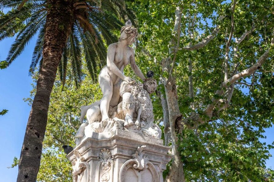 Dubrovnik: History and Game of Thrones Walking Tour - Meeting at the Amerling Fountain