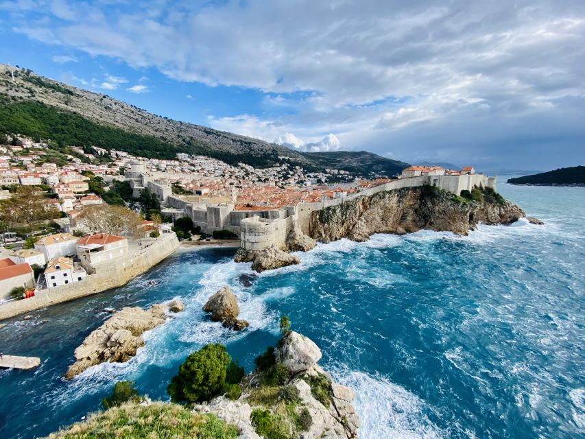Dubrovnik: Old Town & City Walls Private Walking Tour - Walking the 2-kilometer city walls