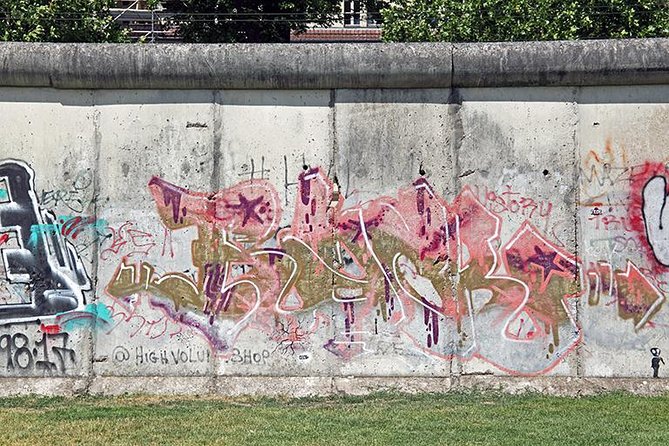 East Berlin and the Berlin Wall 2-Hour Walking Tour - Hackescher Markt sets the scene