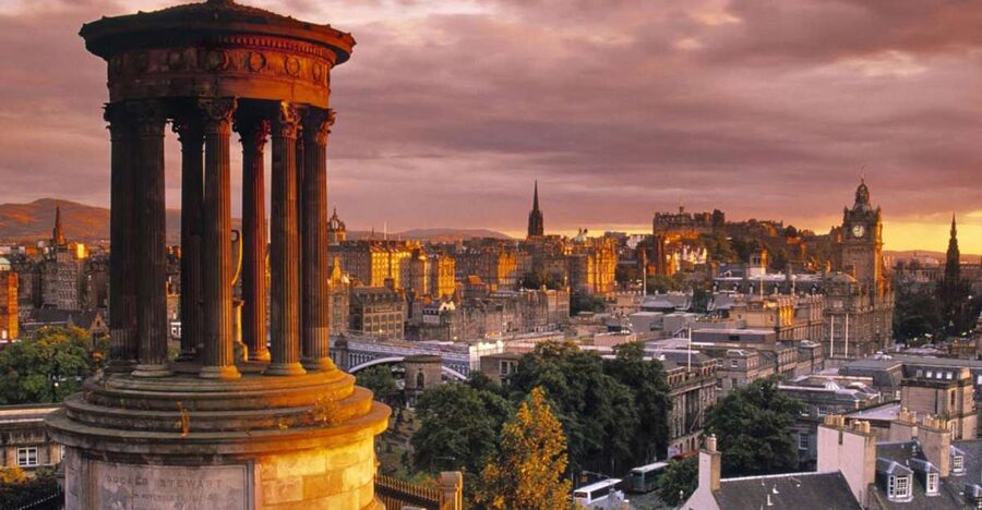 Edinburgh: 3-Hour Historical Walking Tour in Italian - St Giles’ Cathedral and the heart of Old Town