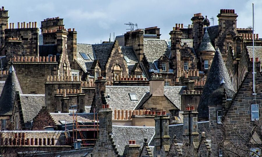 Edinburgh: 3-Hour Historical Walking Tour in Spanish - Key things to know before you book