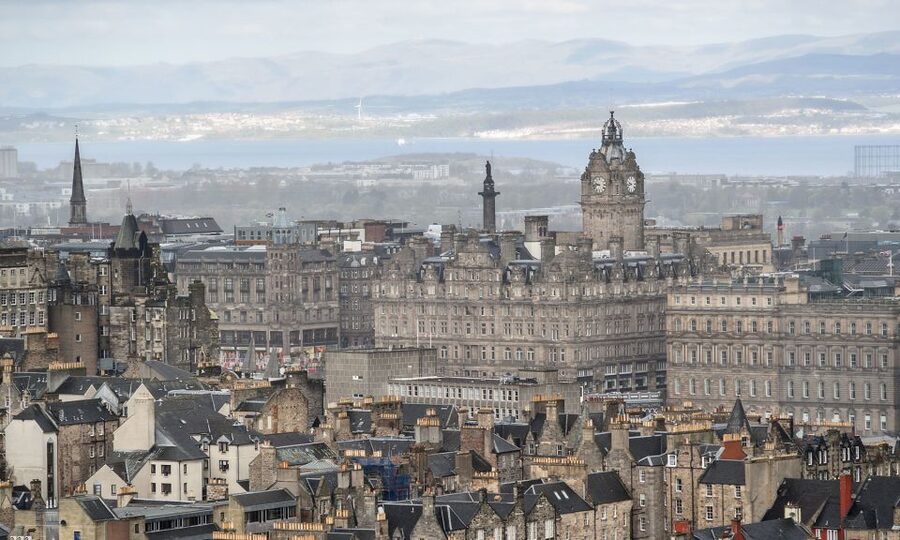 Edinburgh: 3-Hour Historical Walking Tour in Spanish - Who will enjoy this Spanish-language walk