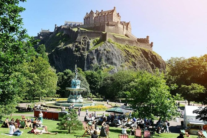 Edinburgh Castle Guided Walking Tour in English - What the 90-minute guided portion really includes