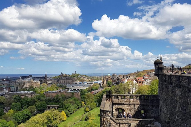 Edinburgh Castle Guided Walking Tour in English - The uphill approach gives the castle context