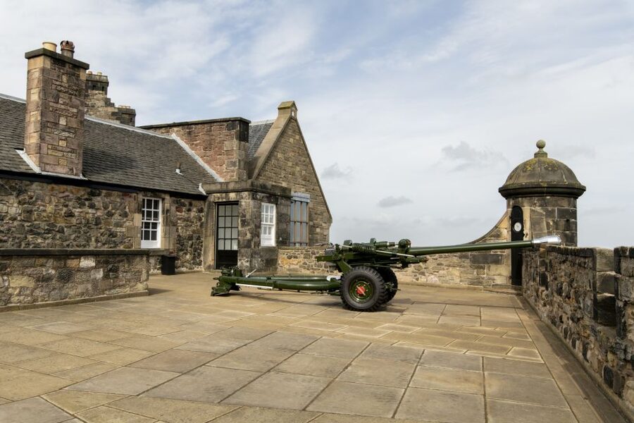 Edinburgh Castle: Guided Walking Tour with Entry Ticket - Should you book the Edinburgh Castle walking tour?