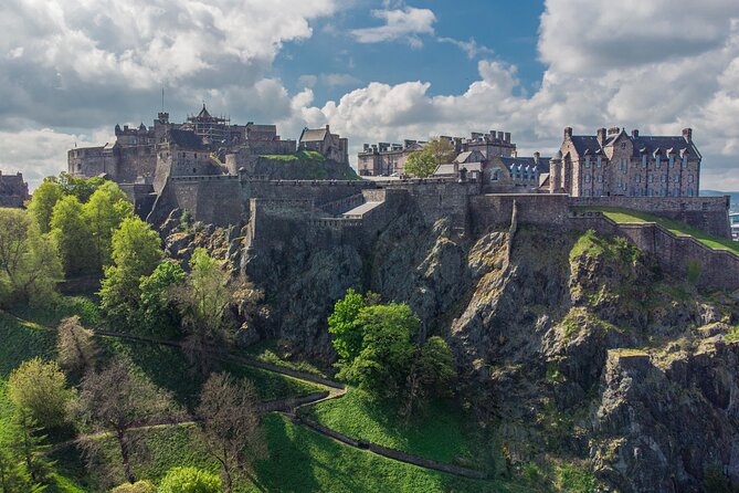 Edinburgh Castle: Guided Walking Tour with Entry Ticket - Meeting near St. Giles’ Cathedral