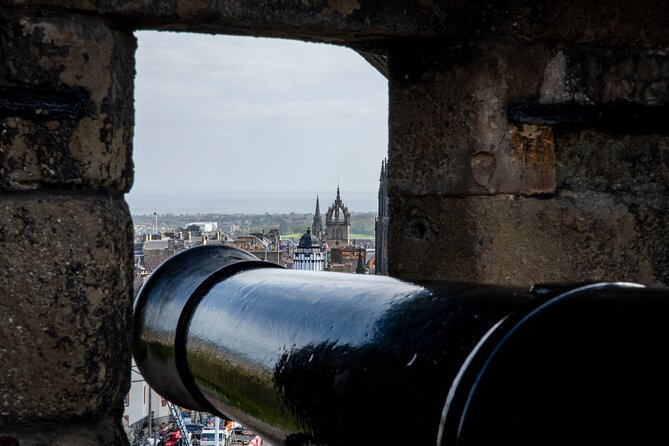 Edinburgh Castle: Guided Walking Tour with Entry Ticket - Seventy-five minutes inside the fortress grounds
