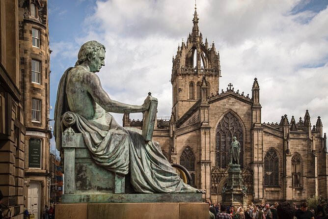 Edinburgh Castle & Royal Mile Walking Tour - Ticket Included - The Royal Mile sets the historical stage