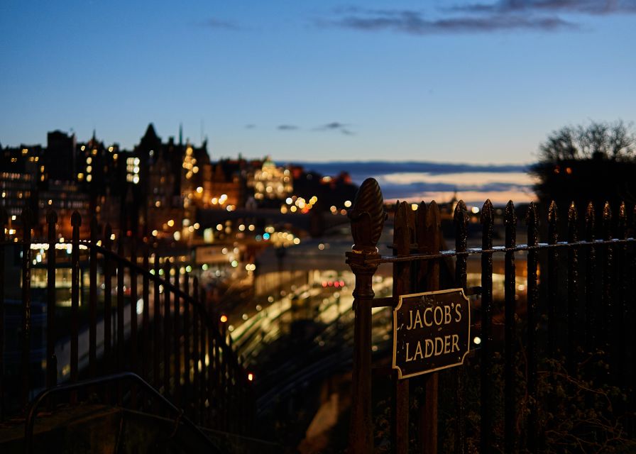 Edinburgh: Dark Secrets of the Old Town Ghost Walking Tour - Burke and Hare, and Edinburgh’s trade in bodies