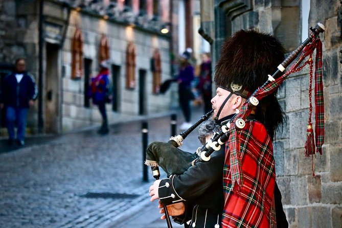 Edinburgh Food Tour with Scotch, Haggis, a Secret Dish & More - Guides who shape the experience