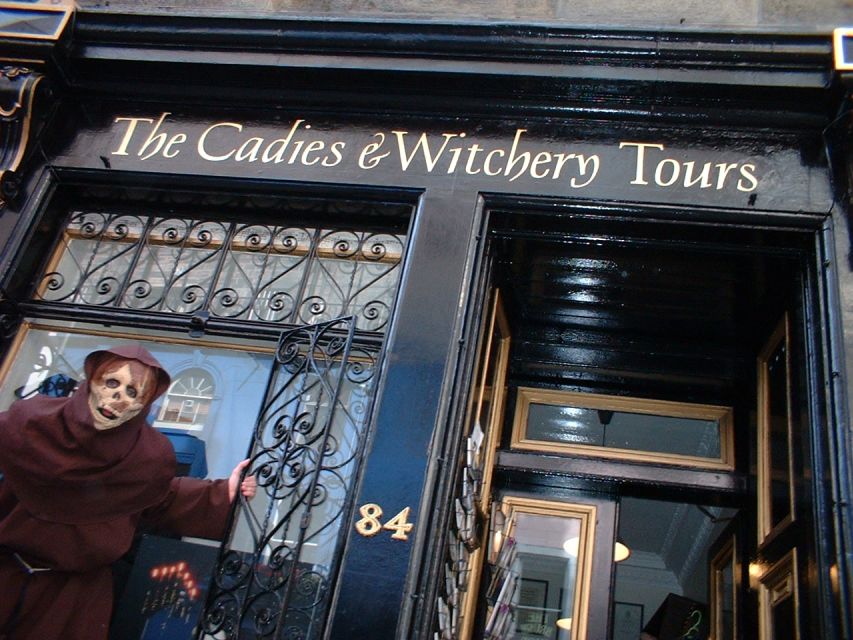 Edinburgh Ghosts & Gore Walking Tour - Why Alexander Clapperton makes this ghost walk different