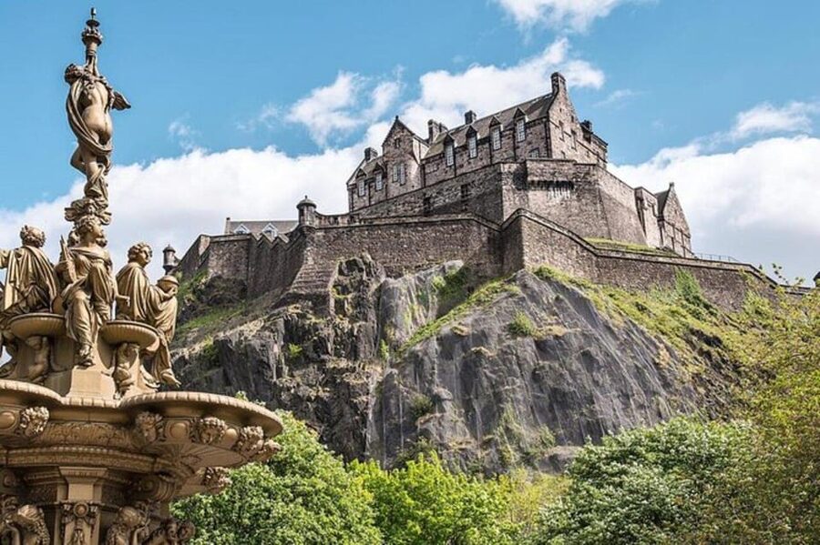 Edinburgh: Guided Harry Potter Walking Tour - Greyfriars Kirkyard and the Tom Riddle connection