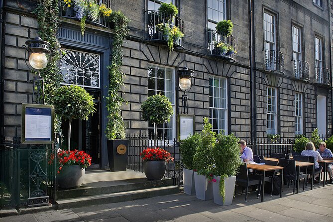 Edinburgh Luxury Private Food & Drink Tour with Eat Walk Tours - What the private format changes