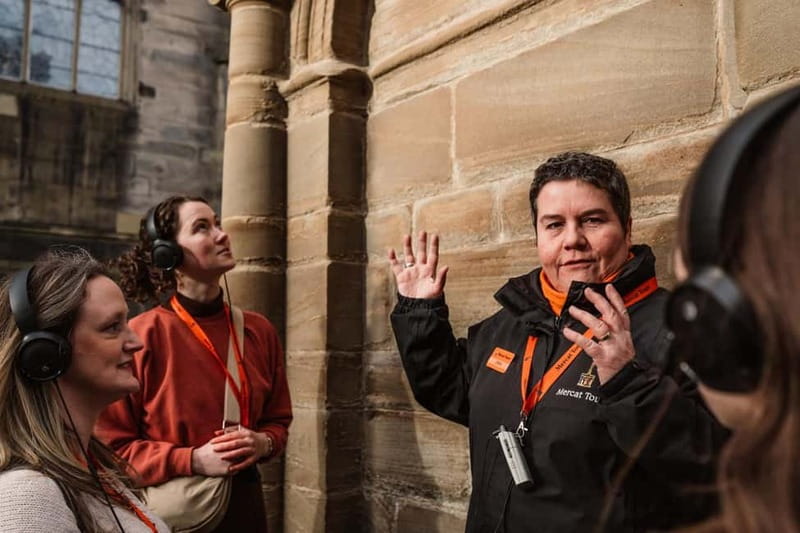 Edinburgh: Multi-Sensory Old Town Historical Walking Tour - The closes, courtyards, and side streets of Old Town