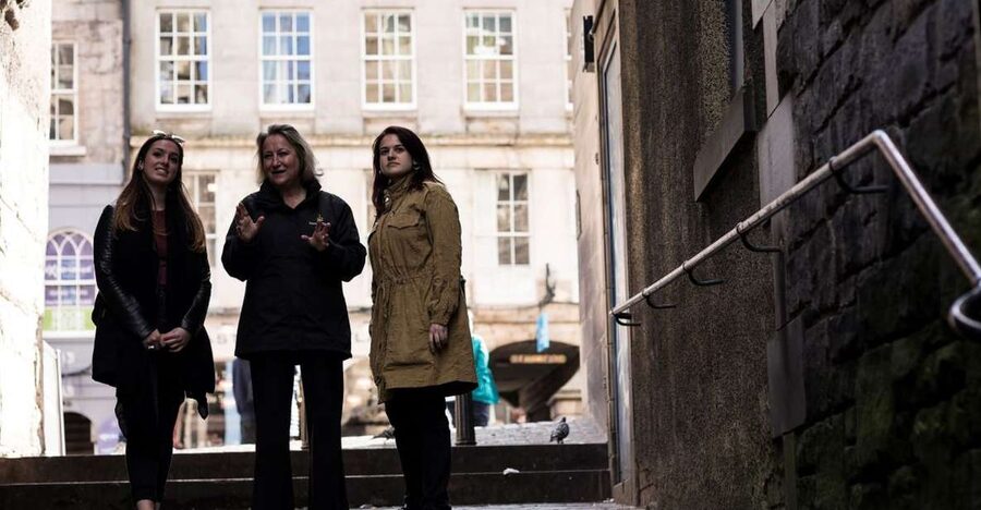Edinburgh: Multi-Sensory Old Town Historical Walking Tour - Following the Royal Mile toward Edinburgh Castle