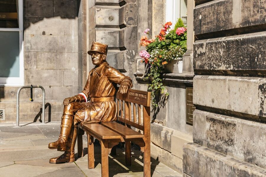 Edinburgh: Old Town History and Tales Walking Tour - St. Giles Cathedral and the Royal Mile area