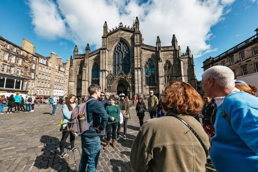 Edinburgh: Old Town History and Tales Walking Tour - Edinburgh’s Scottish Enlightenment and Harry Potter links